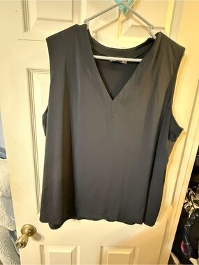 Women's Plus 22/24 Roamans’ V-Neck Sleeveless Blouse - Black